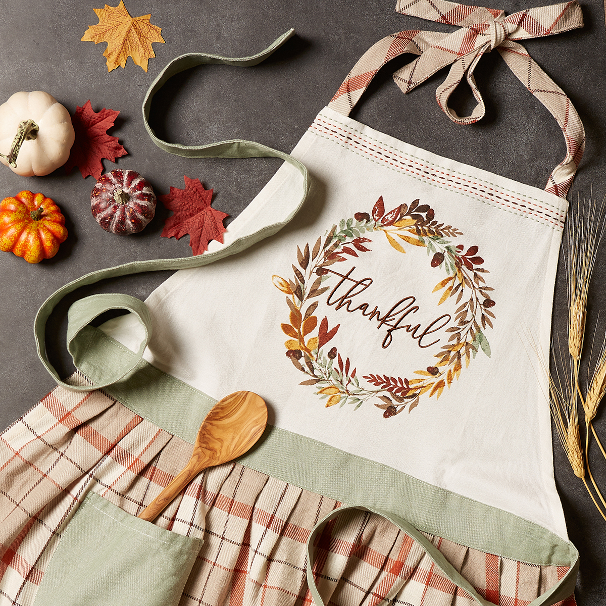 DII(R) Thankful Autumn Wreath Printed Apron