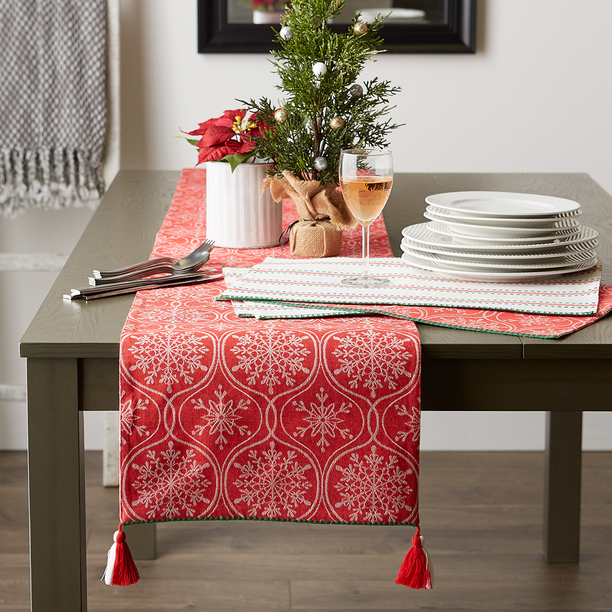 DII(R) Joyful Snowflakes Reversible Jacquard Table Runner