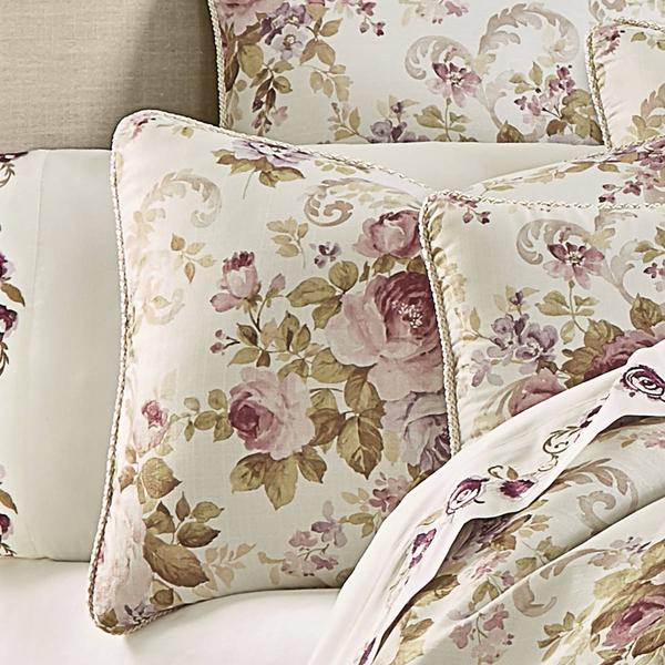 J. Queen Royal Court Chambord 4pc. Reversible Comforter Set alternate view