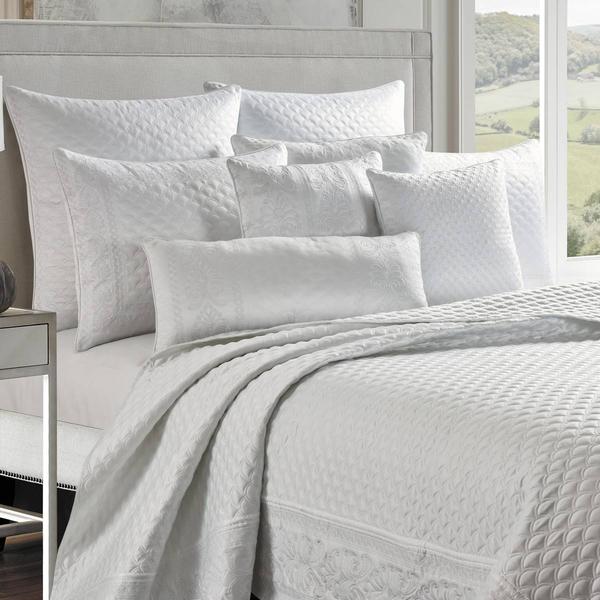 J. Queen New York Lyndon Quilt alternate view