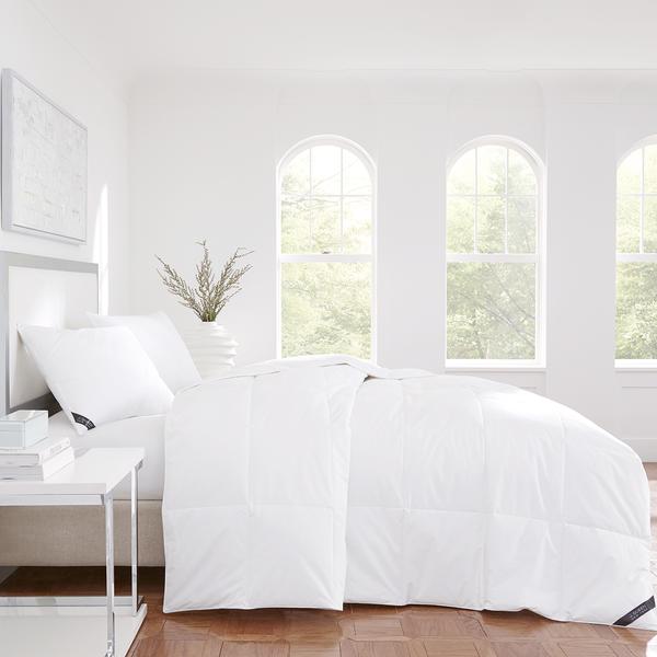 J. Queen New York Royalty Down Alternative Comforter alternate view