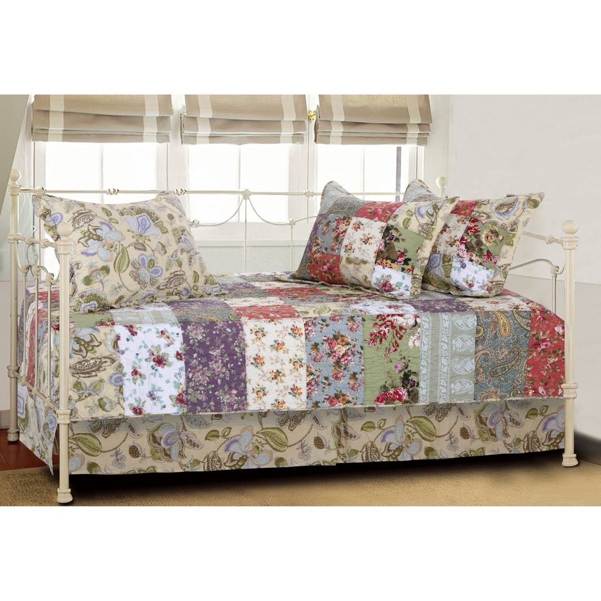 Greenland Home Fashions(tm) Blooming Prairie Patchwork Daybed Set