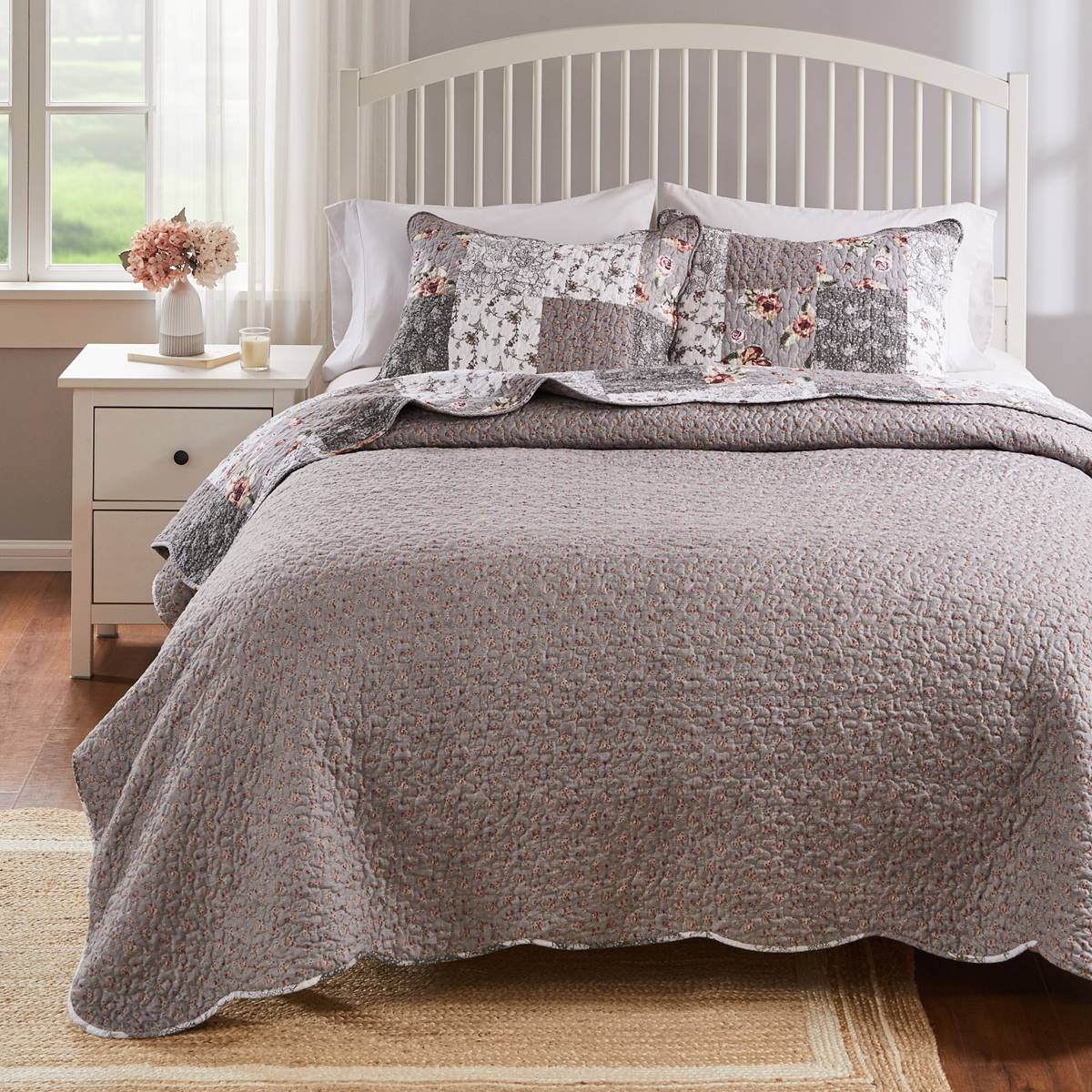 Greenland Home Fashions(tm) Giulia Patchwork Reversible Quilt Set