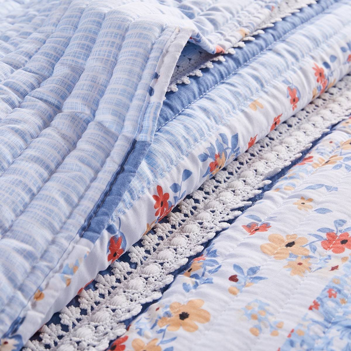 Greenland Home Fashions(tm) Betty Lace-Embellished Quilt Set