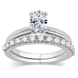 Nova Star(R) 1ctw. Lab Grown Diamond Oval Bridal Set
