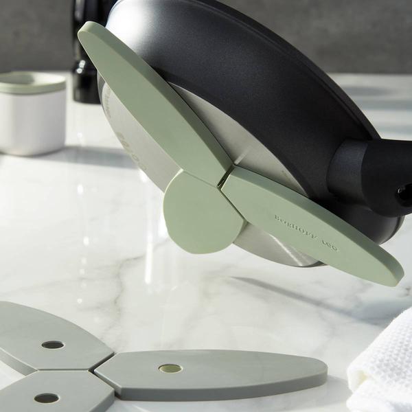 BergHOFF Leo Balance 9.5in. Silicone Foldable & Magnetic Trivet alternate view