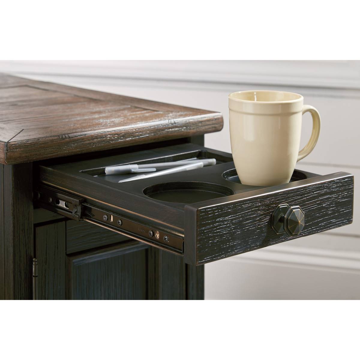 Signature Design By Ashley Tyler Creek Chairside USB End Table