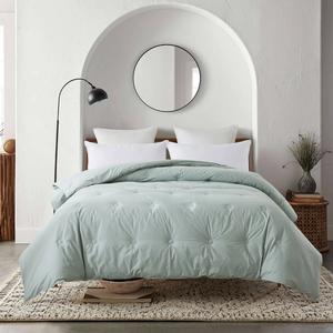 Royal Velvet Tufted Down Alternative Comforter alternate view
