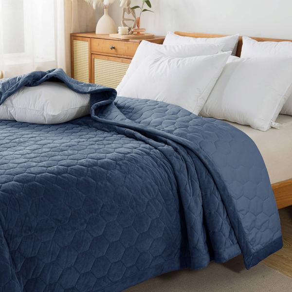 Feather & Loom Reversible Mini Honeycomb Down Alternative Blanket alternate view