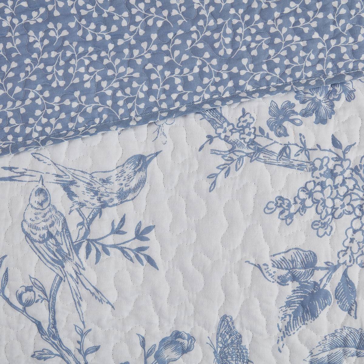 Cedar Court Chantilly Toile Reversible Quilt Set