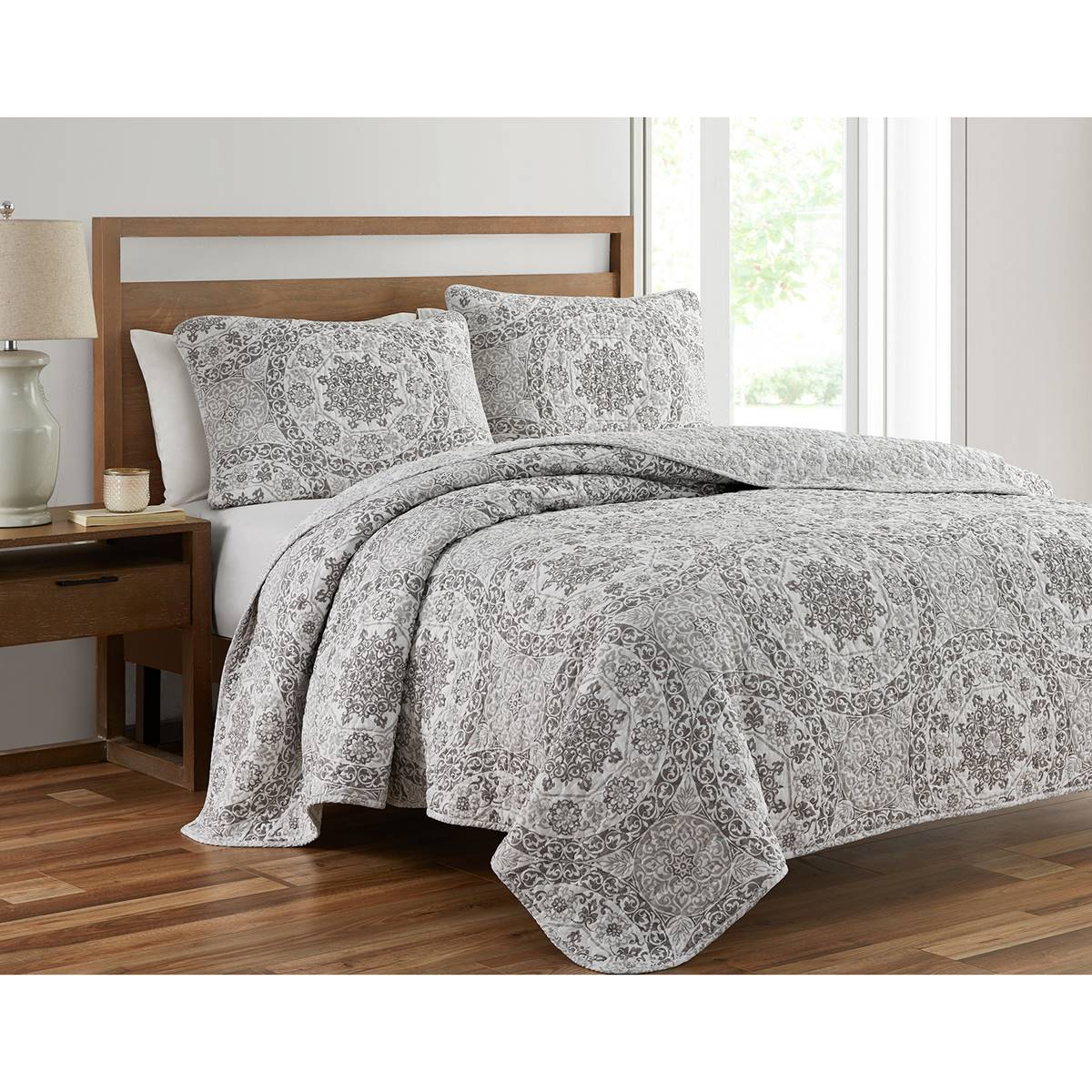 Cedar Court Amber Ravenna Medallion Quilt Bedding Set