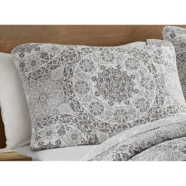 Cedar Court Amber Ravenna Medallion Quilt Bedding Set alternate view