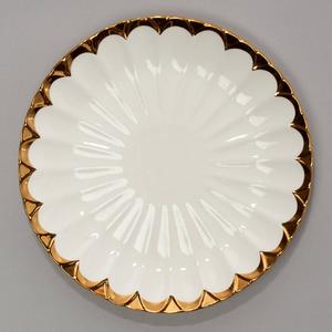 Famous Brand Gold Rim Scallop Dinner Plate