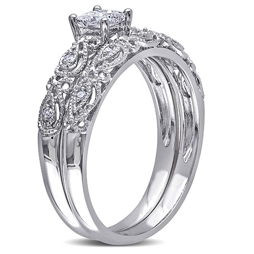 Loveblooms(tm) White Gold 1/3ctw. Diamond Bridal Ring Set