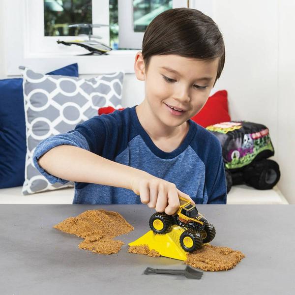 Spin Master(tm) Monster Jam Earth Shaker Monster Dirt Starter Set alternate view