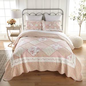 Donna Sharp Strawberry Garden 3pc. Quilt Set alternate view