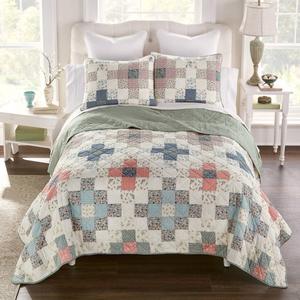 Donna Sharp April Patch 3pc. Reversible Cotton Pieced Quilt Set