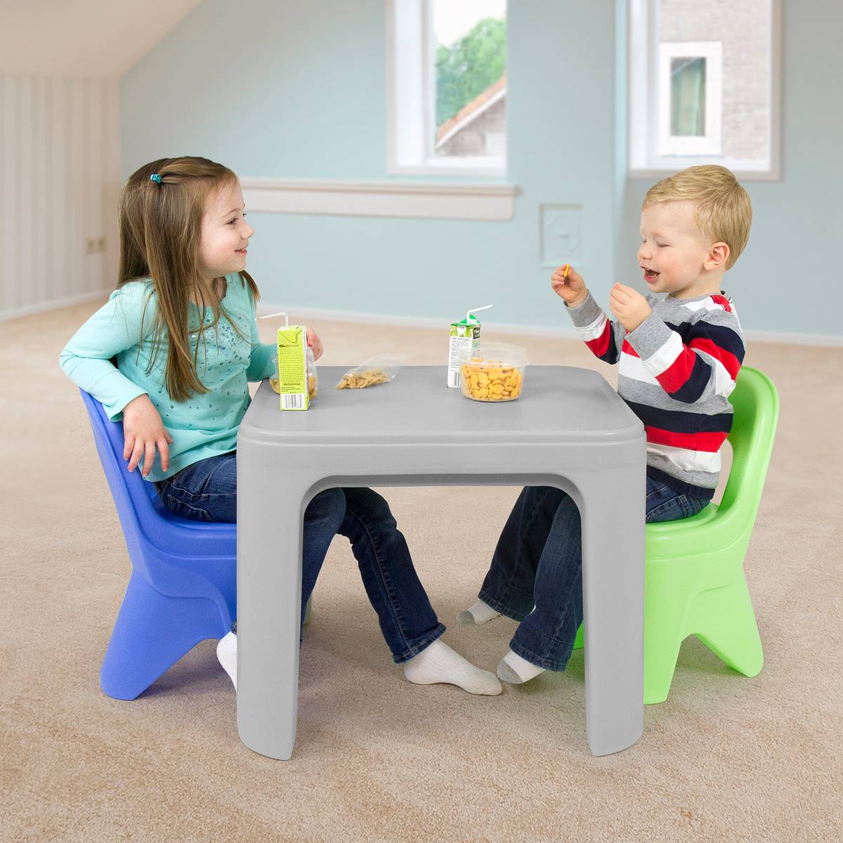 Simplay3 Play Around Table & Chair Set