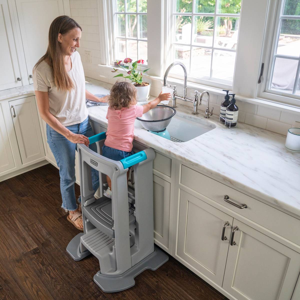 Simplay3 Toddler Tower Adjustable Stool