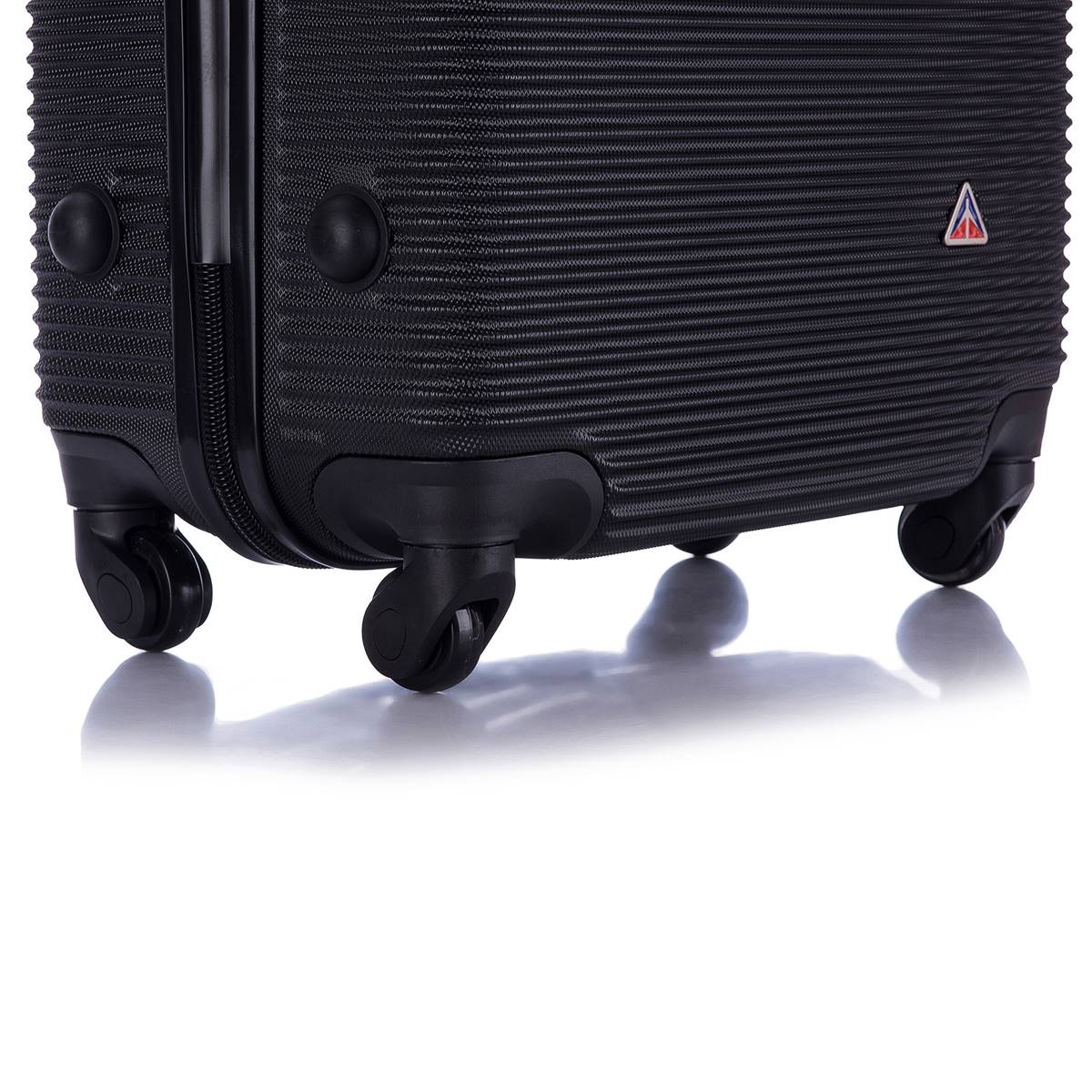 InUSA Royal Lightweight 32in. Hardside Spinner Luggage