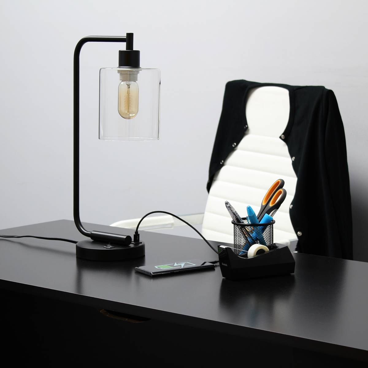 Lalia Home Studio Loft Modern Iron USB Port Matte Desk Lamp