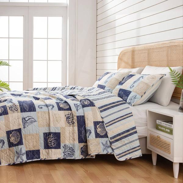 FreshFolds Caspian 3pc. Reversible Patchwork Quilt Set alternate view