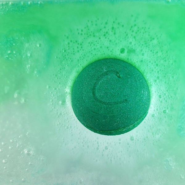 Cosset Breathe Cooling Botanical Therapy Bomb(R) alternate view