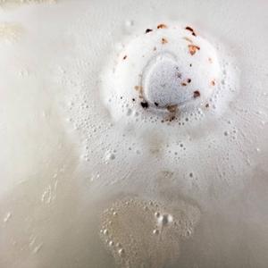 Cosset Toning Therapy Himalayan Therapy Bomb(R) alternate view