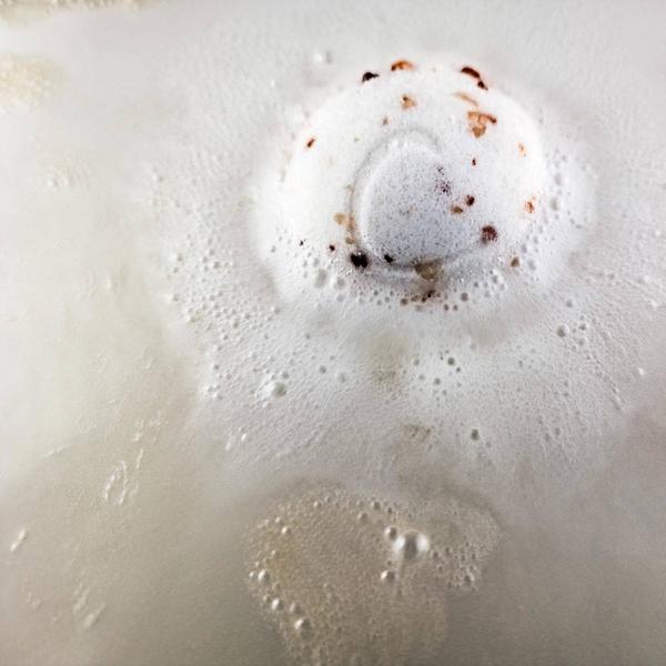 Cosset Toning Therapy Himalayan Therapy Bomb(R) alternate view