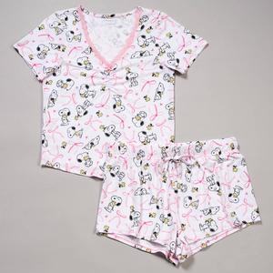 Juniors Peanuts(tm) Snoopy Bows Ruched Tee & Shorts Pajama Set alternate view
