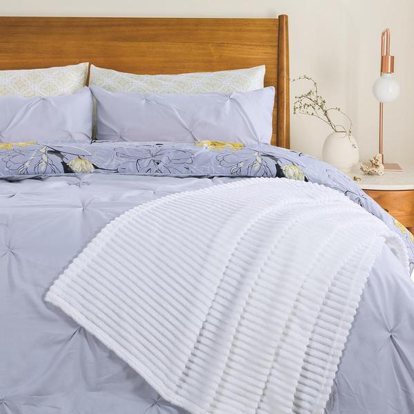 Olivia Parker(R) Matos 8pc. Bed in a Bag alternate view
