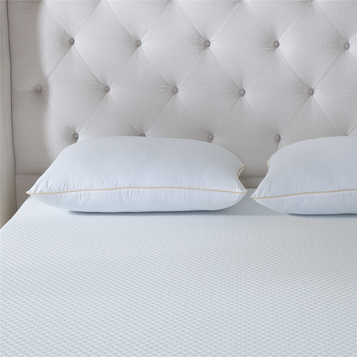 La-z-Boy Foam Medium Density Pillow, Queen - White