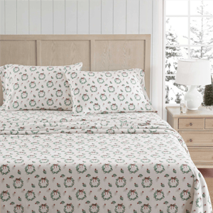 Martha Stewart Wreaths & Mistletoe Sheet Set