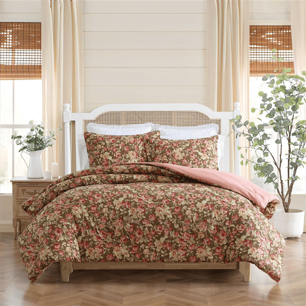 Laura Ashley(R) Bloomsbury 3pc. Reversible Comforter Set